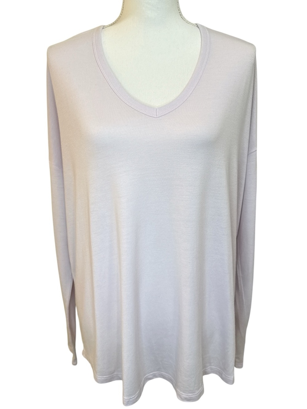 Athleta Soft lavender purple Long Sleeve V-Neck Top size XL